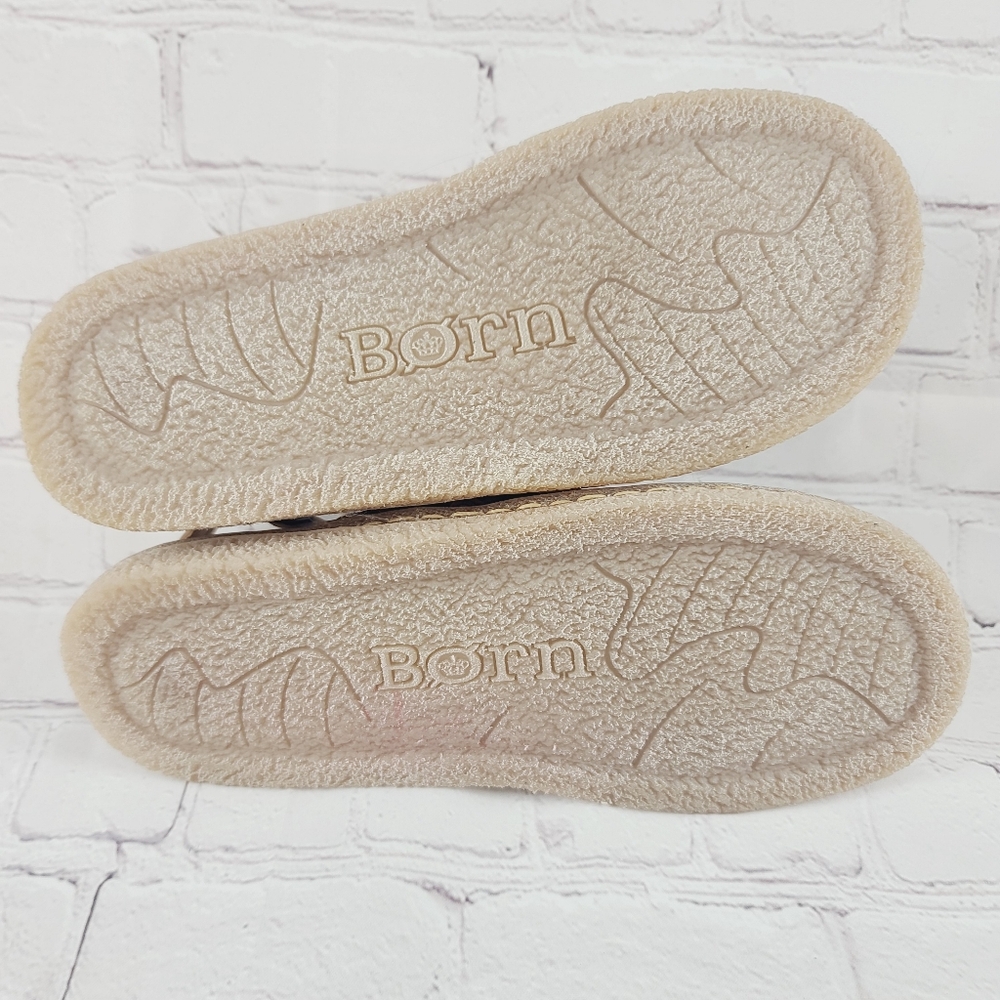 Born Tan Leather Thong Sandals - size 8 - Picture 8 of 10